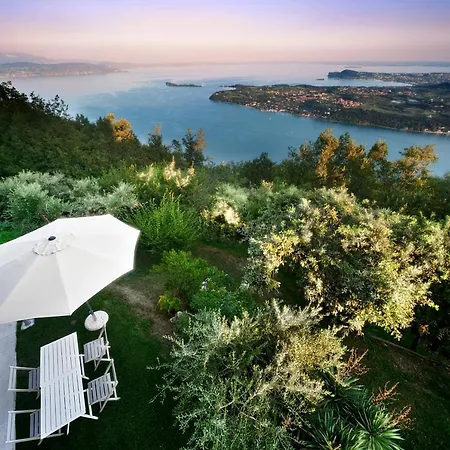Luna Stunning Modern Shared Infinity Pool, Big Garden, Fantastic View,ac,