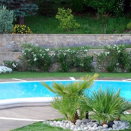 Luna Stunning Modern Shared Infinity Pool, Big Garden, Fantastic View,ac, 別荘 *