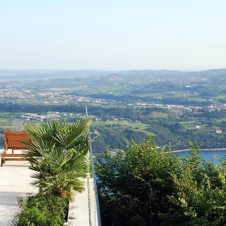 別荘 Luna Stunning Modern Shared Infinity Pool, Big Garden, Fantastic View,ac,