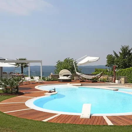 別荘 Luna Stunning Modern Shared Infinity Pool, Big Garden, Fantastic View,ac,