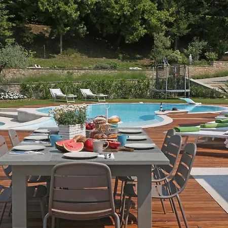 Luna Stunning Modern Shared Infinity Pool, Big Garden, Fantastic View,ac, サロ