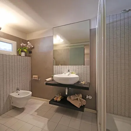 別荘 Luna Stunning Modern Shared Infinity Pool, Big Garden, Fantastic View,ac,